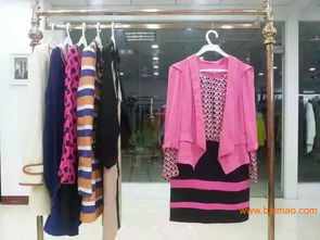 揭秘尾貨服裝批發(fā) 品牌折扣女裝廠價(jià)直銷的一手貨源與報(bào)價(jià)策略